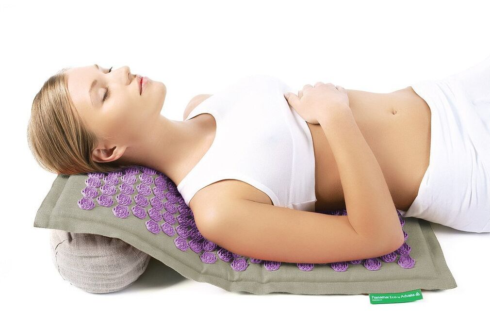 Ине жаққышы мойын омыртқасының остеохондрозымен күресуге көмектеседі